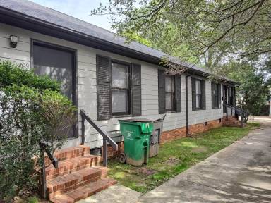 Main picture of 2029 Scott Ave
