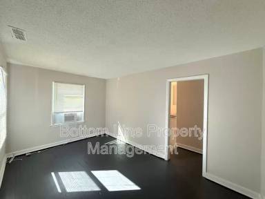 Main picture of 2728 Remington St