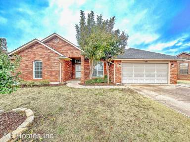 Main picture of 416 NW 142nd Cir