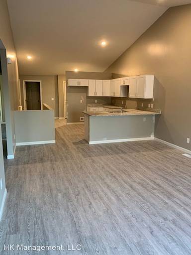 Main picture of 1067 N 170th Ave