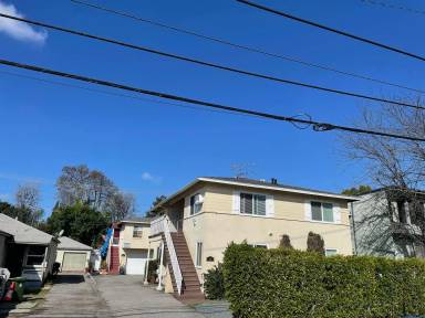 Main picture of 4915 Cahuenga Blvd