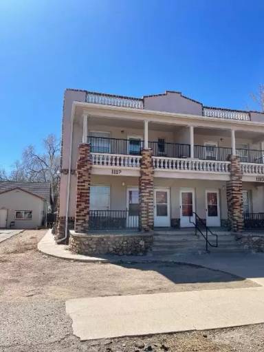 Main picture of 1110 E 6th St
