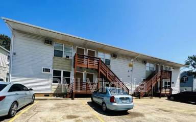 Main picture of 2916 Pleasant Ave