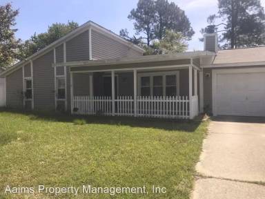 Main picture of 303 Duncan Rd