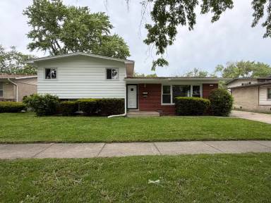 Main picture of 705 W Fitzhenry Ct