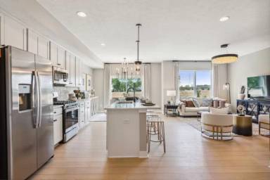 Main picture of 6385 Hamilton Woods Blvd S