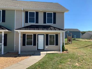Main picture of 814 Carson Cir