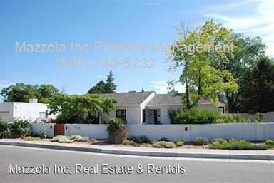 Main picture of 722 Solano Dr SE