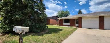 Main picture of 1607 Larch St