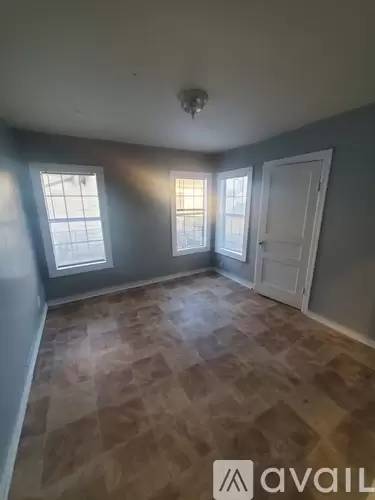 Main picture of 463 Linares St