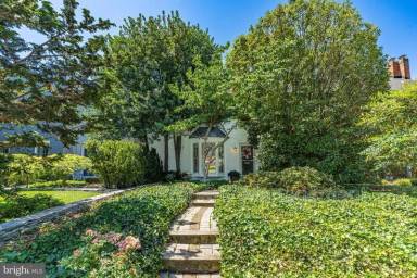 Main picture of 912 Green St