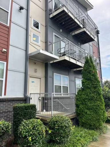 Main picture of Solo East