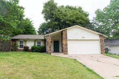 Main picture of 8913 E 92nd Pl