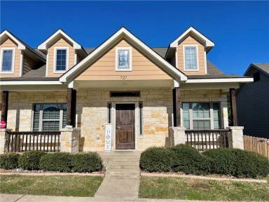 Main picture of 709 Dominik Dr