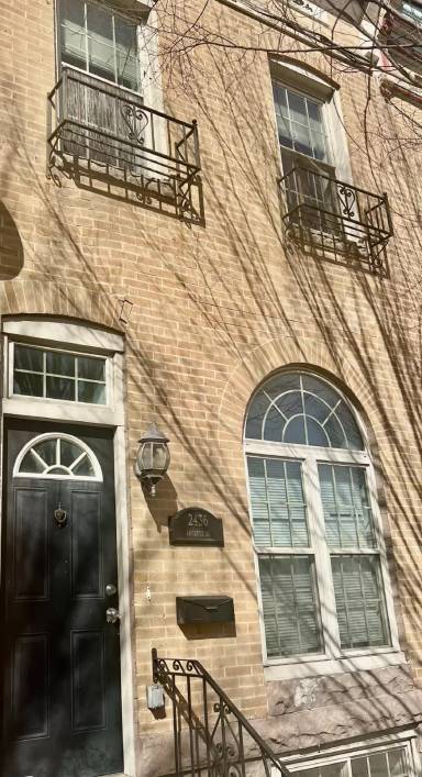 Main picture of 2436 E Fayette St