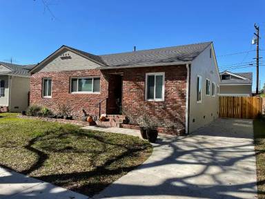 Main picture of 3941 Hackett Ave