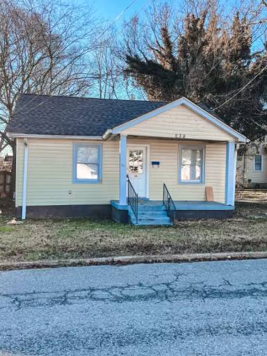Main picture of 238 W Spring St