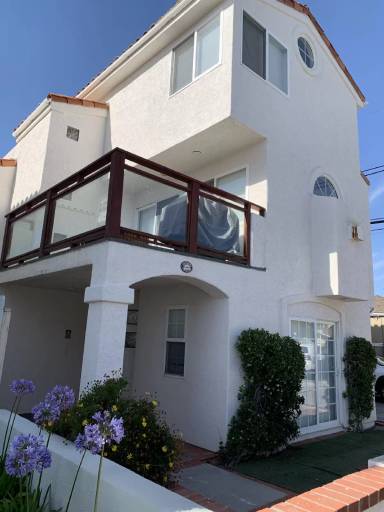 Main picture of Beach House