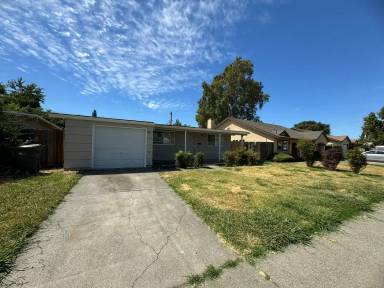 Main picture of 937 Joan St