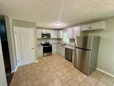 Main picture of 4015 Scarlett Ln NW