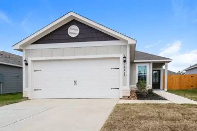 Main picture of 16459 Honeysuckle Hill Dr