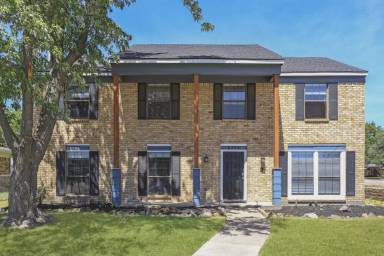 Main picture of 2325 Woodhollow Ave