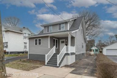 Main picture of 25 Handy St