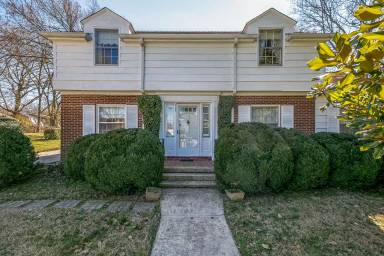 Main picture of 507 W High St