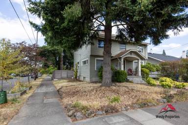 Main picture of 2407 NE Skidmore St