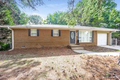 Main picture of 303 Mercer Dr