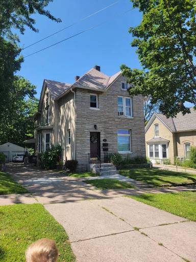 Main picture of 745 Humboldt Ave