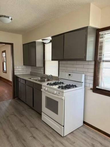 Main picture of 3422 Davis Ave