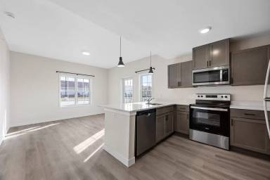 Main picture of 700 Mustang Ln