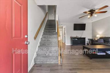 Main picture of 114 Cunningham Pl