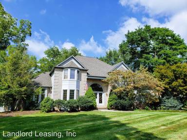 Main picture of 20 Stonehedge Way