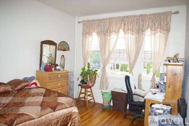 Main picture of 1626 Commonwealth Ave
