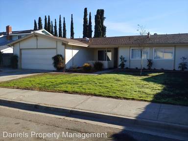 Main picture of 1129 Nidrah St