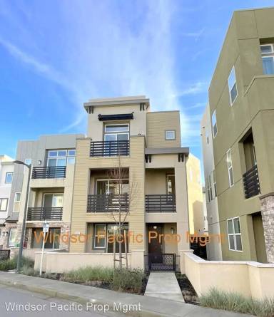 Main picture of 5812 Huntley Ave