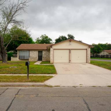 Main picture of 3806 Pipers Meadow St