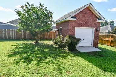 Main picture of 405 Green Island Rd