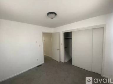Main picture of 6123 Brooklyn Rd