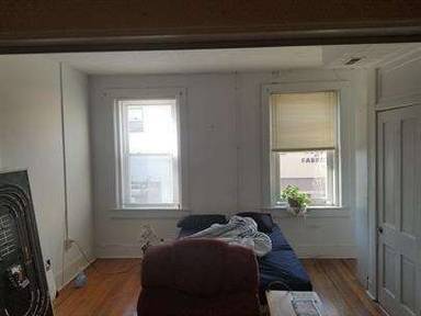 Main picture of 210 E Main St
