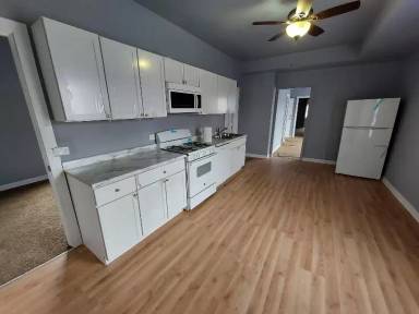 Main picture of 3014 East Ave