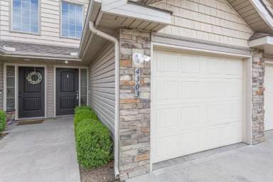 Main picture of 4320 NE 83rd St