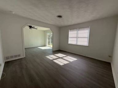 Main picture of 2141 Glendale Dr
