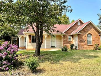 Main picture of 4815 Farmview Dr