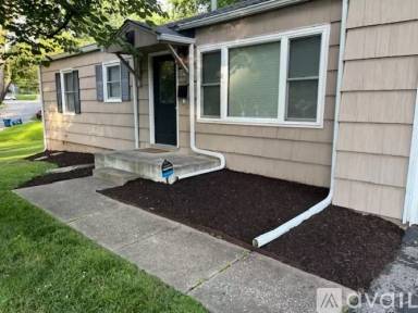 Main picture of 8015 Outlook Ln