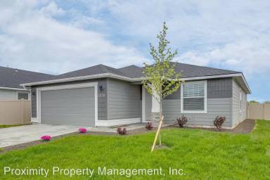 Main picture of 3037 N Saratov Way