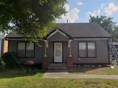 Main picture of 502 E Main St