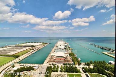 Main picture of Lake Point Tower Condominium